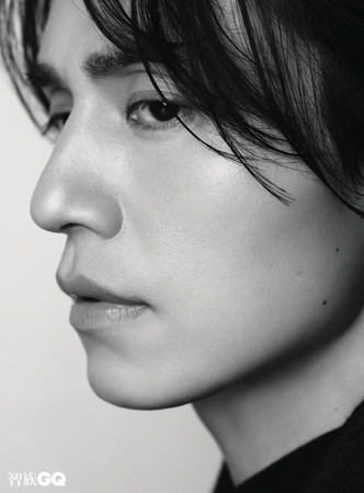 FanAsia - Лицом декабрьского номера GQ China стал Ли Дон Ук