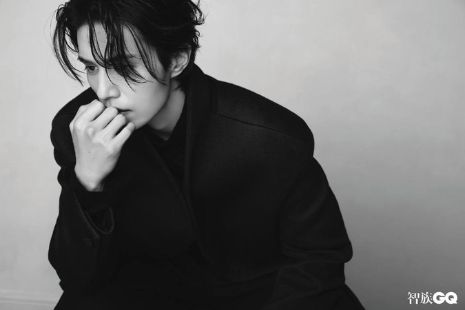 FanAsia - Лицом декабрьского номера GQ China стал Ли Дон Ук