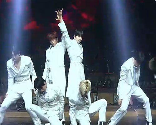 ONEUS, HARMONIZ, YB Band и другие артисты приняли участие в концерте на российском ТВ