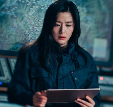 Чон Чжи Хён Jun Ji Hyun 전지현 Чирисан Jirisan 지리산 Cliffhanger