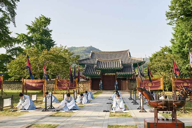 Зонтик королевы Ким Хе Су Kim Hye Soo Shuroop 슈룹 Under the Queen's Umb