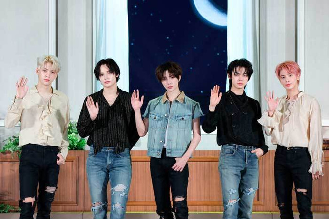 The Name Chapter TEMPTATION Sugar Rush Ride 투모로우바이투게더 TXT The Name Chapter TEMPTATION Sugar Rush Ride 투모로우바이투게더 TXT