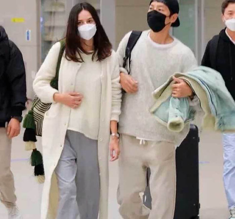Сон Джун Ки девушка Song Joong Ki and his girlfriend Сон Джун Ки и его девушка Song Joong Ki and his girlfriend