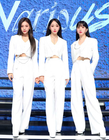 VIVIZ GFRIEND Ынха Шинби Омджи VarioUS Pull Up EUNHA 은하 SIN B 신비 UMJI VIVIZ GFRIEND Ынха Шинби Омджи VarioUS Pull Up EUNHA 은하 SIN B 신비 UMJI