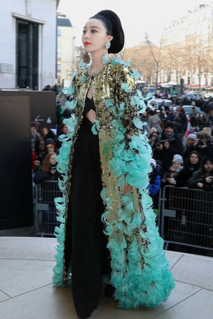 Фань Бин Бин Fan Bingbing Giambattista Valli Paris Fashion Week 2023 п