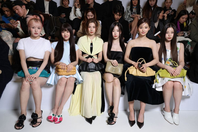 NMIXX Loewe Paris Fashion Week 2023 париж неделя моды