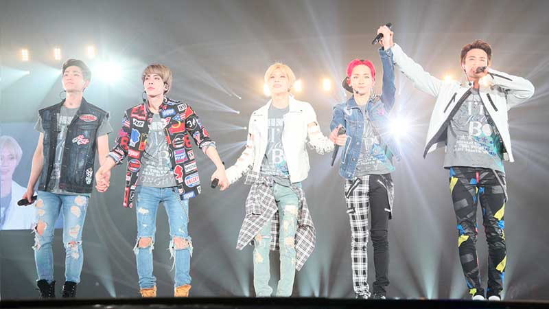 SHINee отпраздновали 15-летие