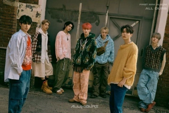 All(H)ours – «группа кузенов» Stray Kids All(H)ours – «группа кузенов» Stray Kids
