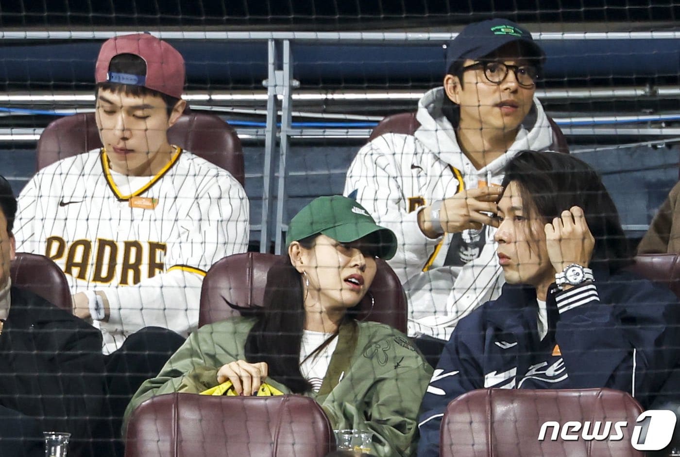 Lee Dong Wook Gong Yoo Ли Дон Ук Гон Ю Хён Бин Сон Йе Чжин Hyun Bin