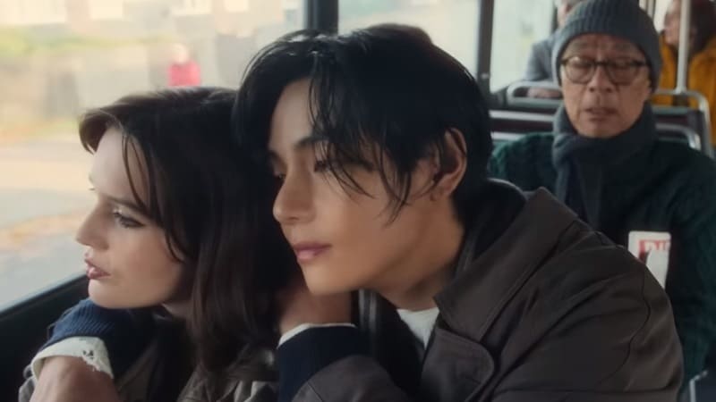 Ви из BTS выпустил клип на сольную песню «FRI(END)S»