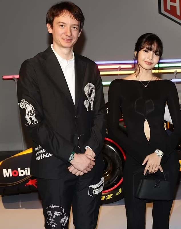 Лиса BLACKPINK Фредерик Арно Lisa Lalisa Frédéric Arnault LVMH Лиса BLACKPINK Фредерик Арно Lisa Lalisa Frédéric Arnault LVMH