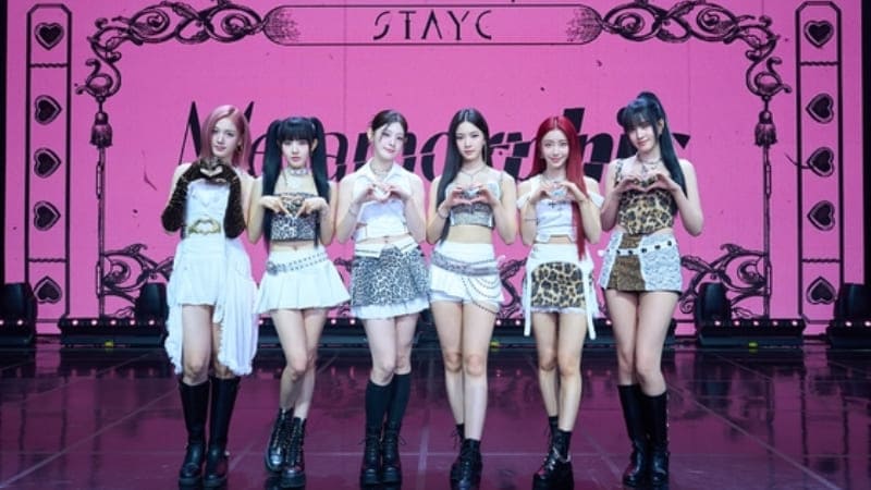 STAYC 스테이씨 Metamorphic STAYC 스테이씨 Metamorphic