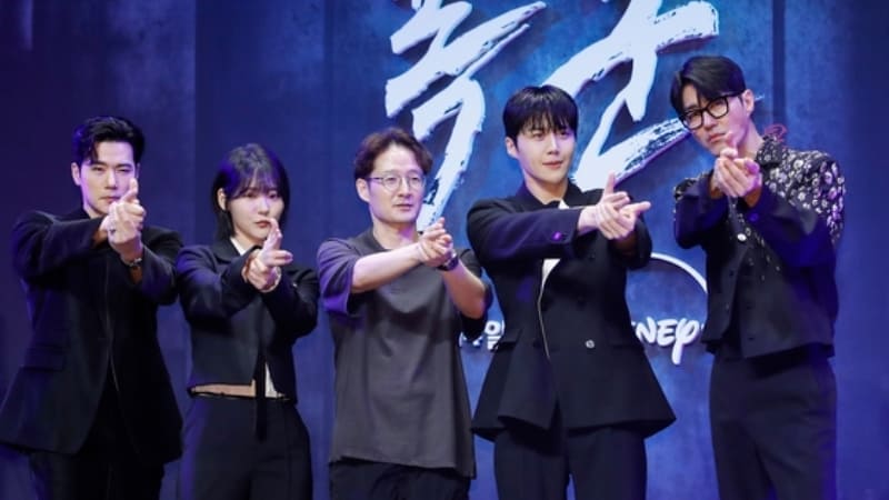 Disney+ The Tyrant Park Hoon Jung Cha Seung Won Kim Seon Ho Jo Yoon Su Тиран Дисней Пак Хун Джон Чха Сын Вон Ким Сон Хо Чо Юн Су Ким Кан У
