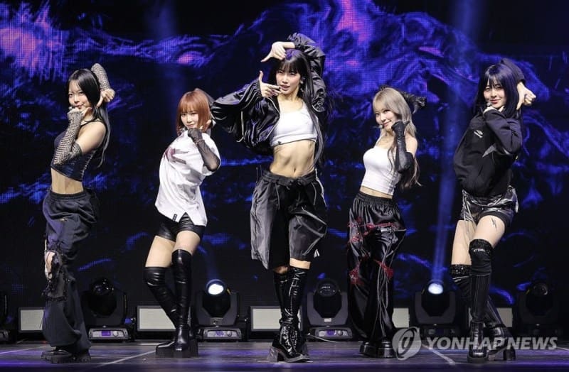 LE SSERAFIM 르세라핌 CRAZY LE SSERAFIM 르세라핌 CRAZY