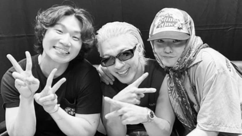Три участника BIGBANG воссоединились на сцене