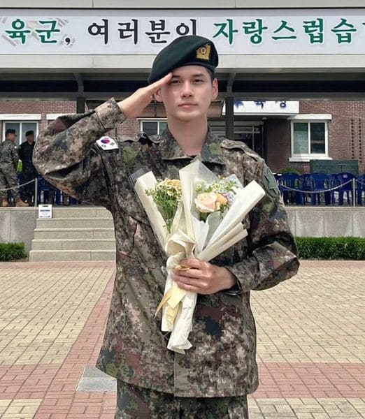к-поп айдолы армия возвращение Ong Seongwu Wanna One Он Сону к-поп айдолы армия возвращение Ong Seongwu Wanna One Он Сону