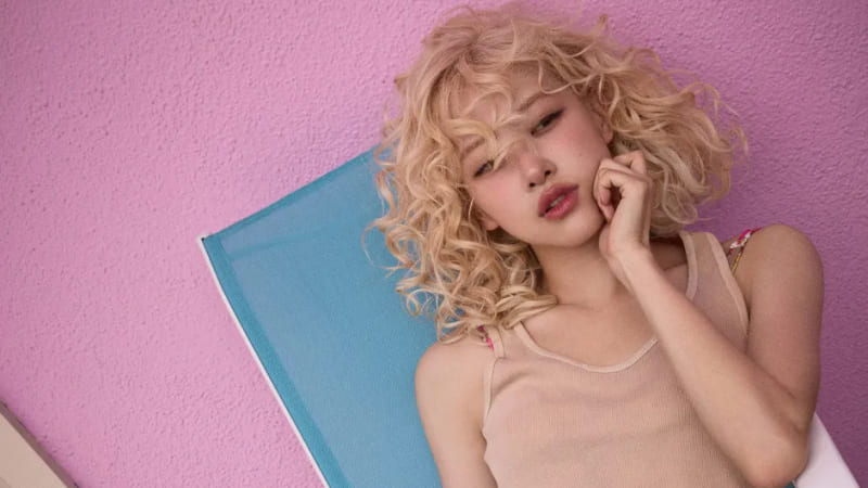 Розэ из BLACKPINK выпустила первый студийный альбом «Rosie»