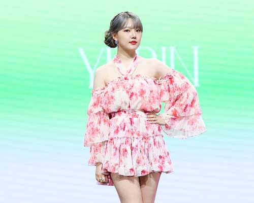 Йерин из GFriend дебютировала сольно