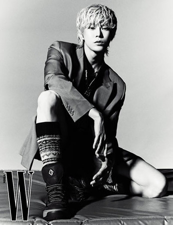 FanAsia - Интервью и фотосессия Доёна NCT для журнала W Korea