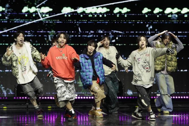 KickFlip JYP Entertainment LOUD