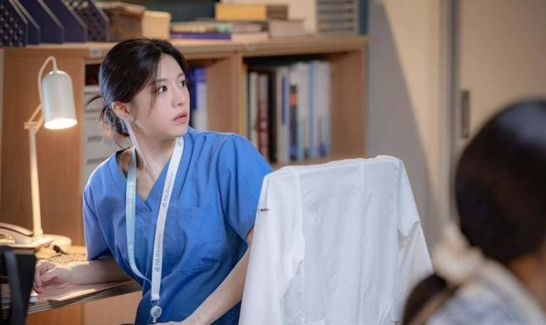Го Юн Джон Go Yoon Jung 고윤정 Resident Playbook Го Юн Джон Go Yoon Jung 고윤정 Resident Playbook