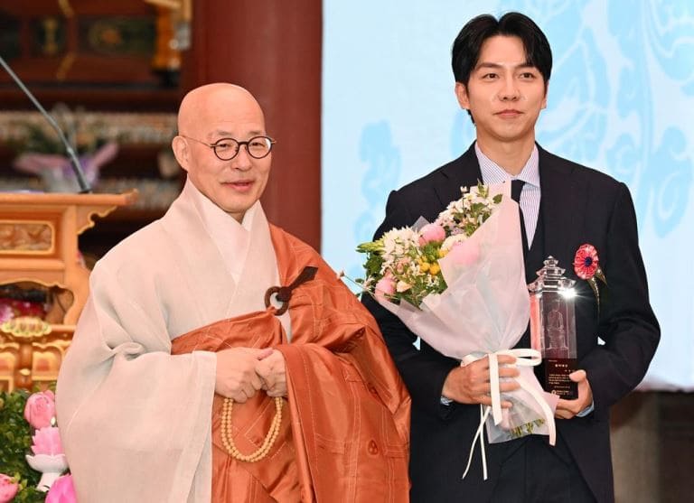 Ли Сын Ги буддизм награда Lee Seung Gi 이승기 Ли Сын Ги буддизм награда Lee Seung Gi 이승기
