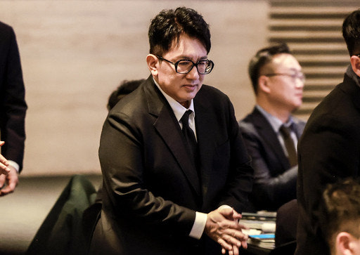 Бан Ши Хёк HYBE Bang Si Hyuk 방시혁 Бан Ши Хёк HYBE Bang Si Hyuk 방시혁