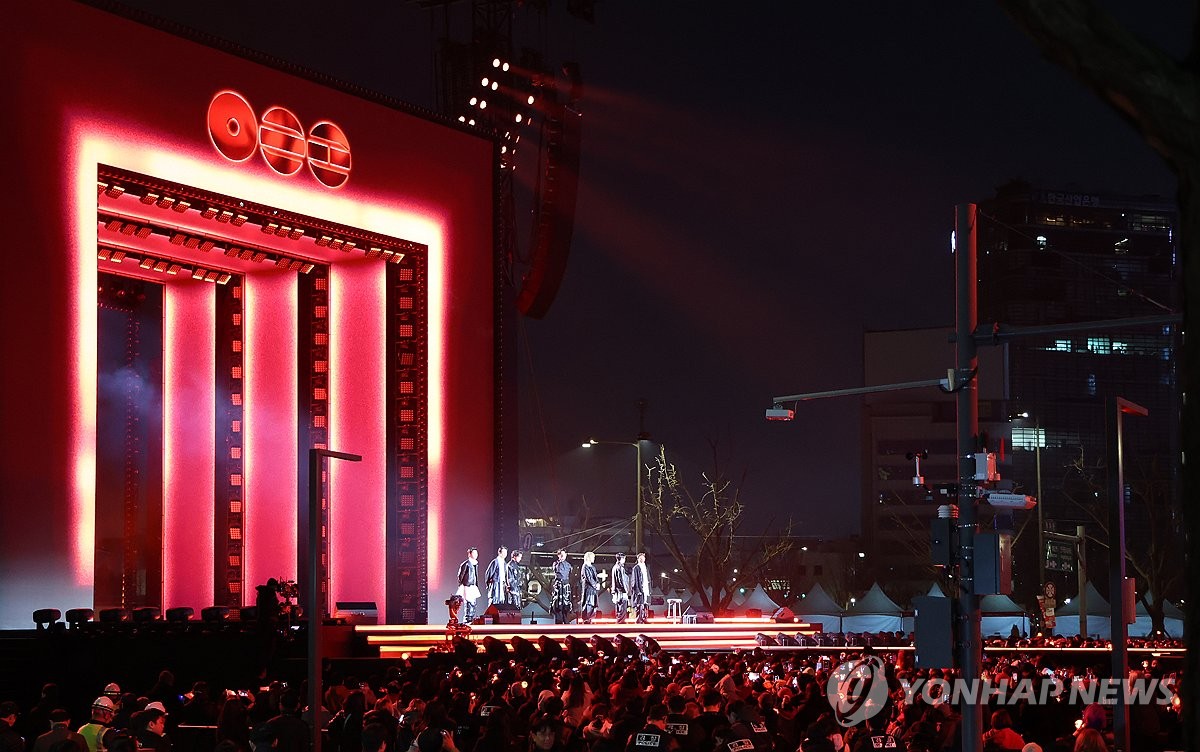 Камбэк BTS: концерт на Кванхвамун