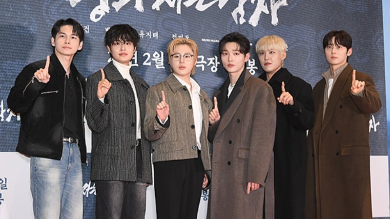 Участники Wanna One пришли поддержать премьеру фильма Пак Джихуна