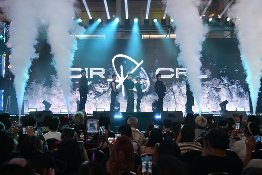 Дебютировала новая T-POP группа CIR*CRL Дебютировала новая T-POP группа CIR*CRL