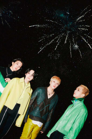 WINNER 위너 HOLIDAY ILOVEU WINNER 위너 HOLIDAY ILOVEU