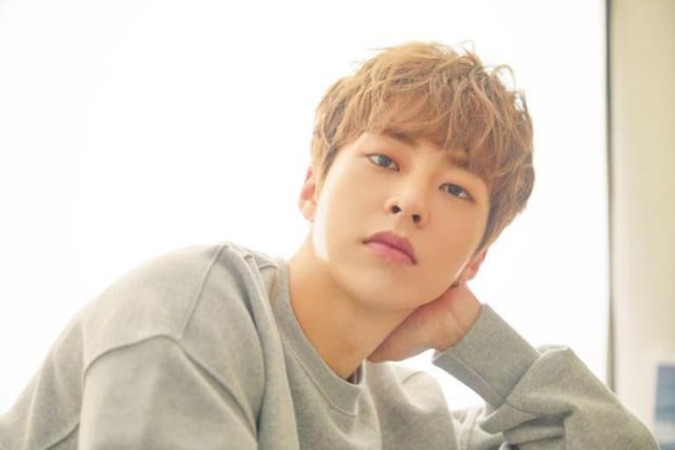 Сюмин Xiumin 시우민 Kim Min Seok Ким Мин Сок 김민석 金珉锡 Sajangdol Mart 사장돌 마 Сюмин Xiumin 시우민 Kim Min Seok Ким Мин Сок 김민석 金珉锡 Sajangdol Mart 사장돌 마