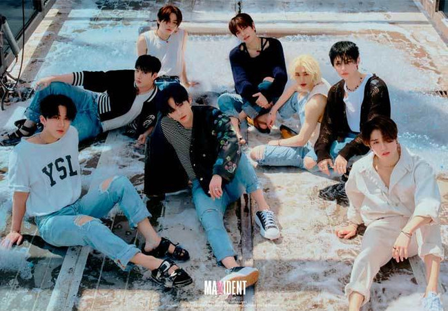 Stray Kids 스트레이키즈 CASE 143 MAXIDENT Stray Kids 스트레이키즈 CASE 143 MAXIDENT