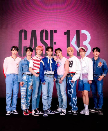Stray Kids 스트레이키즈 CASE 143 MAXIDENT Stray Kids 스트레이키즈 CASE 143 MAXIDENT