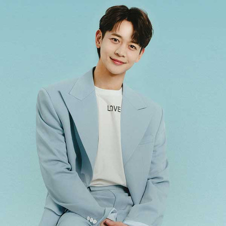 Минхо из SHINee дебютирует сольно
